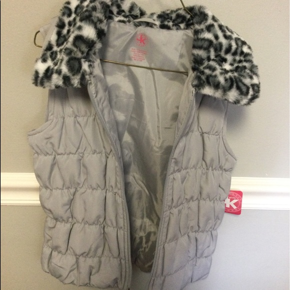 NWT JK Girls Grey Vest with Leopard Fur Collar - Picture 2 of 3